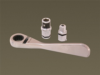 Трещотка 1/4"с адаптерами для 1/4" торцевых головок и 1/4"насадок-бит